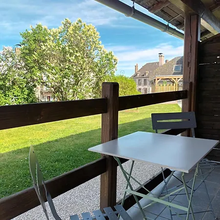 Couette-café Le Miraillet, Hôte